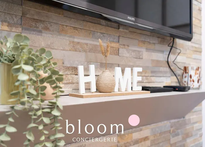 Le Fabuleux De Deroulede Апартаменты *